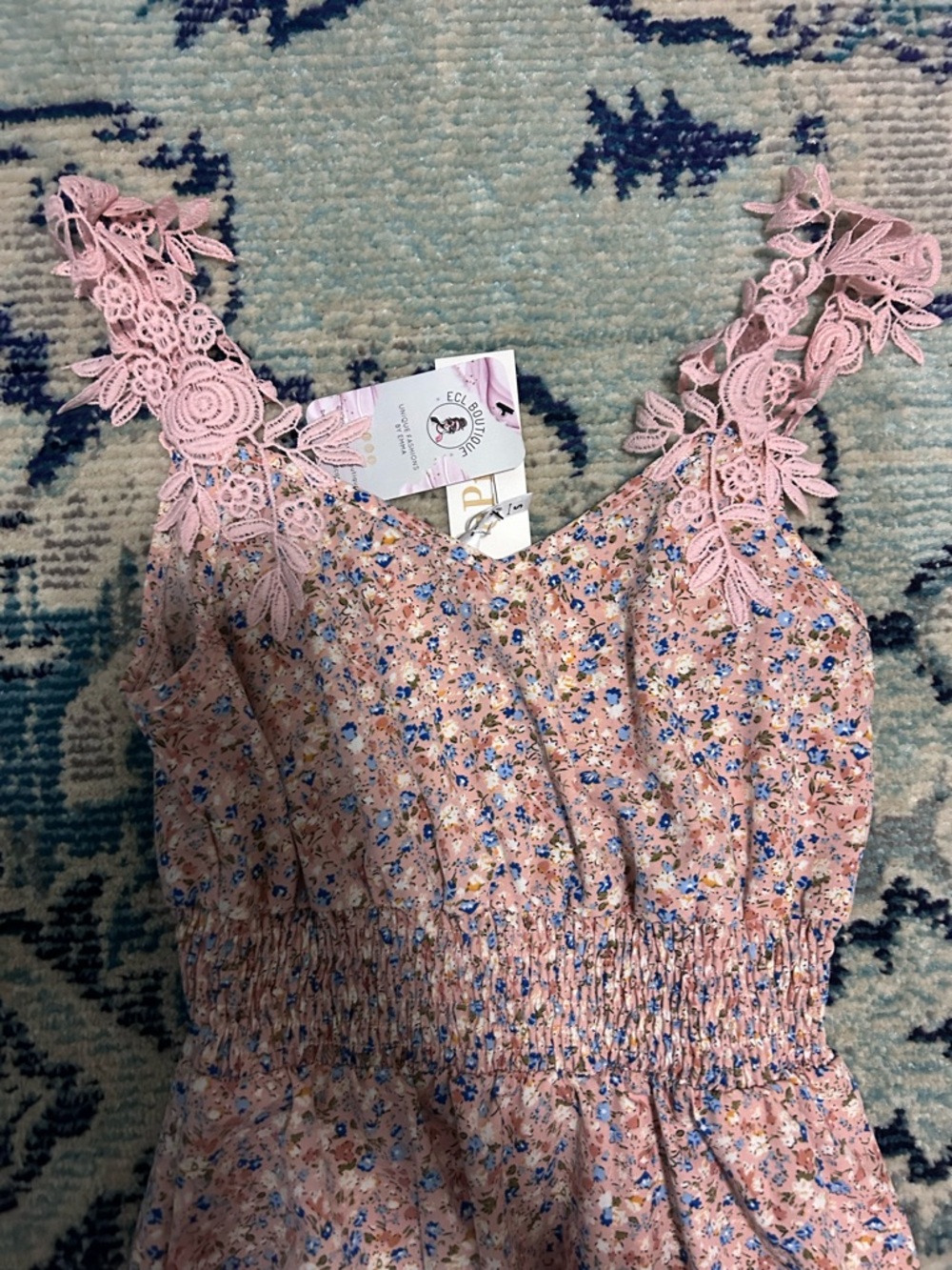 Dress - Picture 3 of 4